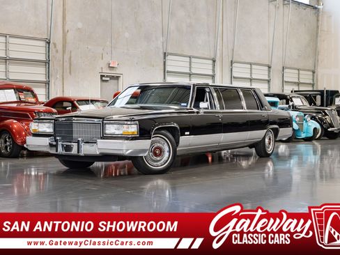 Used 1992 Cadillac Brougham image 2