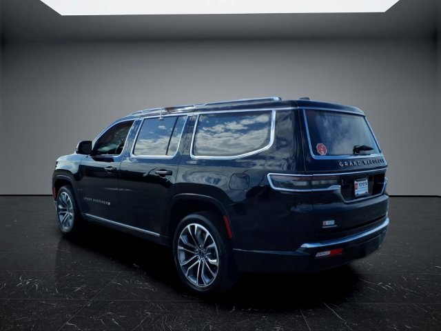 Used 2022 Jeep Grand Wagoneer Series III w/ Rear Seat Video Group 1 AWD/4WD image 4