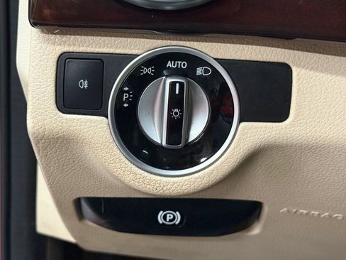 Used 2014 Mercedes-Benz GLK 350 2WD image 27