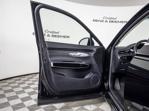 Used 2025 Genesis GV70 2.5T AWD/4WD image 17