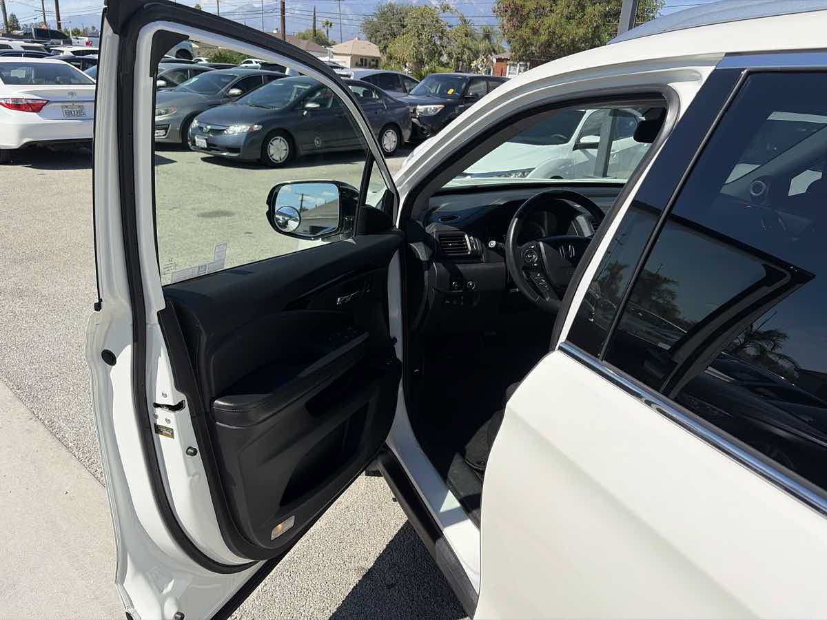 Used 2018 Honda Pilot Touring image 6