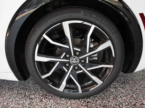 Used 2026 Toyota Prius Plug-In Hybrid w/ Limited Premium Package image 29