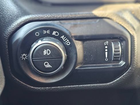 Used 2023 Jeep Gladiator Sport AWD/4WD image 22