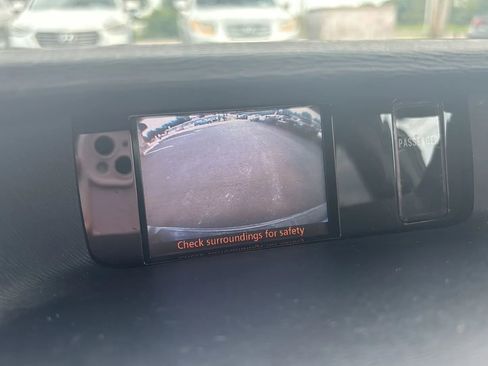 Used 2014 Toyota Sienna LE image 11