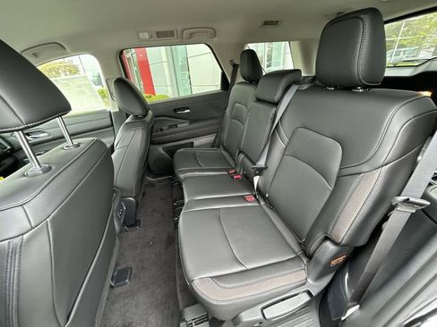 New 2026 Nissan Pathfinder SL AWD/4WD image 13
