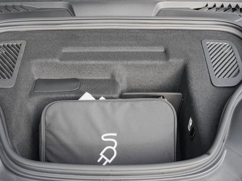 Used 2025 Porsche Macan 4 Electric image 28