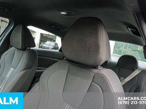 Used 2024 Hyundai Elantra SEL FWD image 17