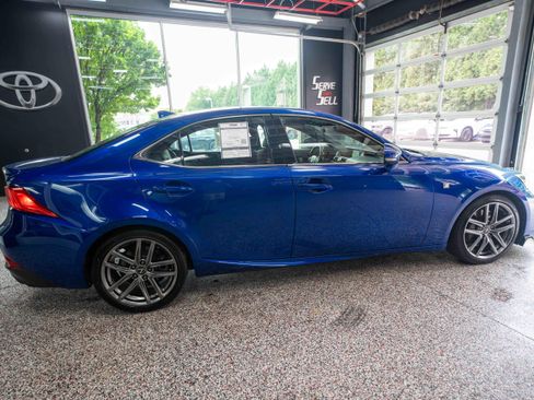 Used 2019 Lexus IS 300 F Sport w/ F Sport Package AWD/4WD image 4