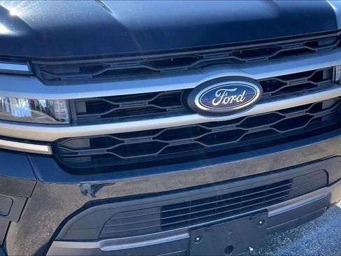 Used 2024 Ford Expedition Max XLT image 28
