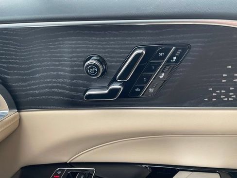 Used 2026 Cadillac Lyriq Signature Luxury w/ Nappa Leather Package AWD/4WD image 28