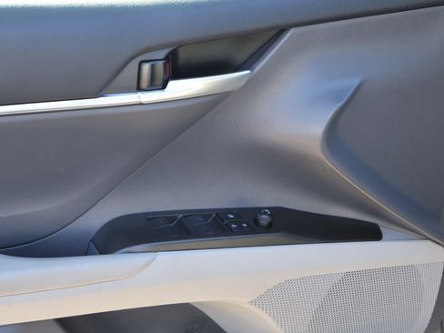 Used 2024 Toyota Camry SE image 21