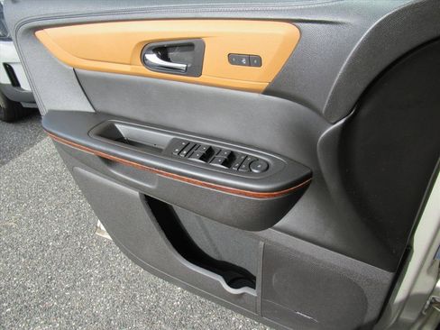 Used 2014 Chevrolet Traverse LTZ image 25