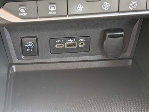Used 2025 Nissan Sentra SR w/ SR Premium Package FWD image 19