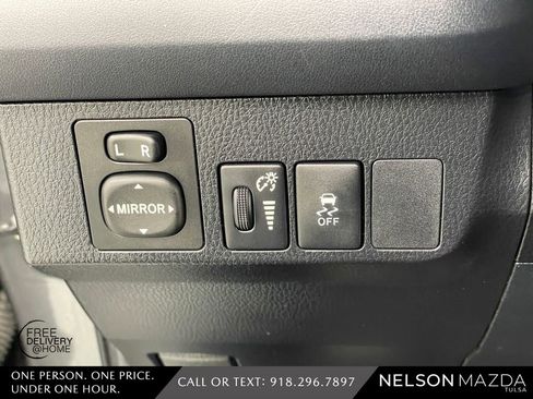 Used 2014 Toyota RAV4 LE image 29