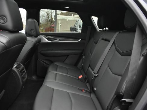 Used 2023 Cadillac XT5 Sportv w/ Technology Package image 17