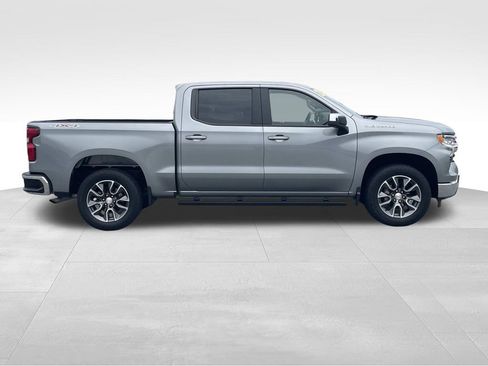 Used 2023 Chevrolet Silverado 1500 LT AWD/4WD image 2