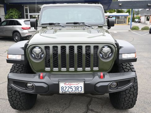 Used 2022 Jeep Gladiator Rubicon AWD/4WD image 2