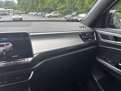 Used 2026 Volkswagen Atlas Cross Sport SE FWD image 26
