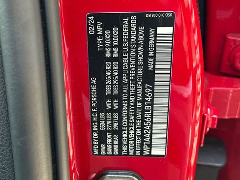 Certified 2024 Porsche Macan AWD/4WD image 29