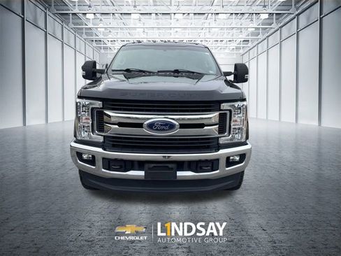 Used 2017 Ford F250 XLT w/ XLT Value Package image 3