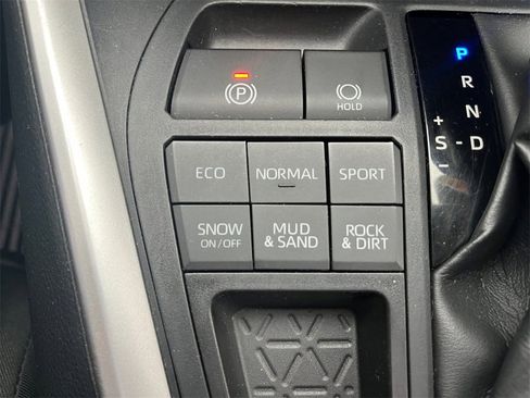 Used 2019 Toyota RAV4 XLE image 29