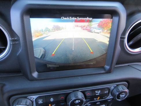 Used 2021 Jeep Wrangler Unlimited Sahara w/ Cold Weather Group image 55