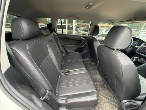Used 2023 Volkswagen Tiguan SE AWD/4WD image 16