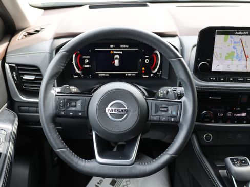 Used 2021 Nissan Rogue Platinum AWD/4WD image 26