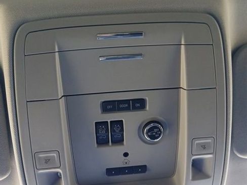 Used 2020 GMC Yukon Denali w/ Open Road Package image 27