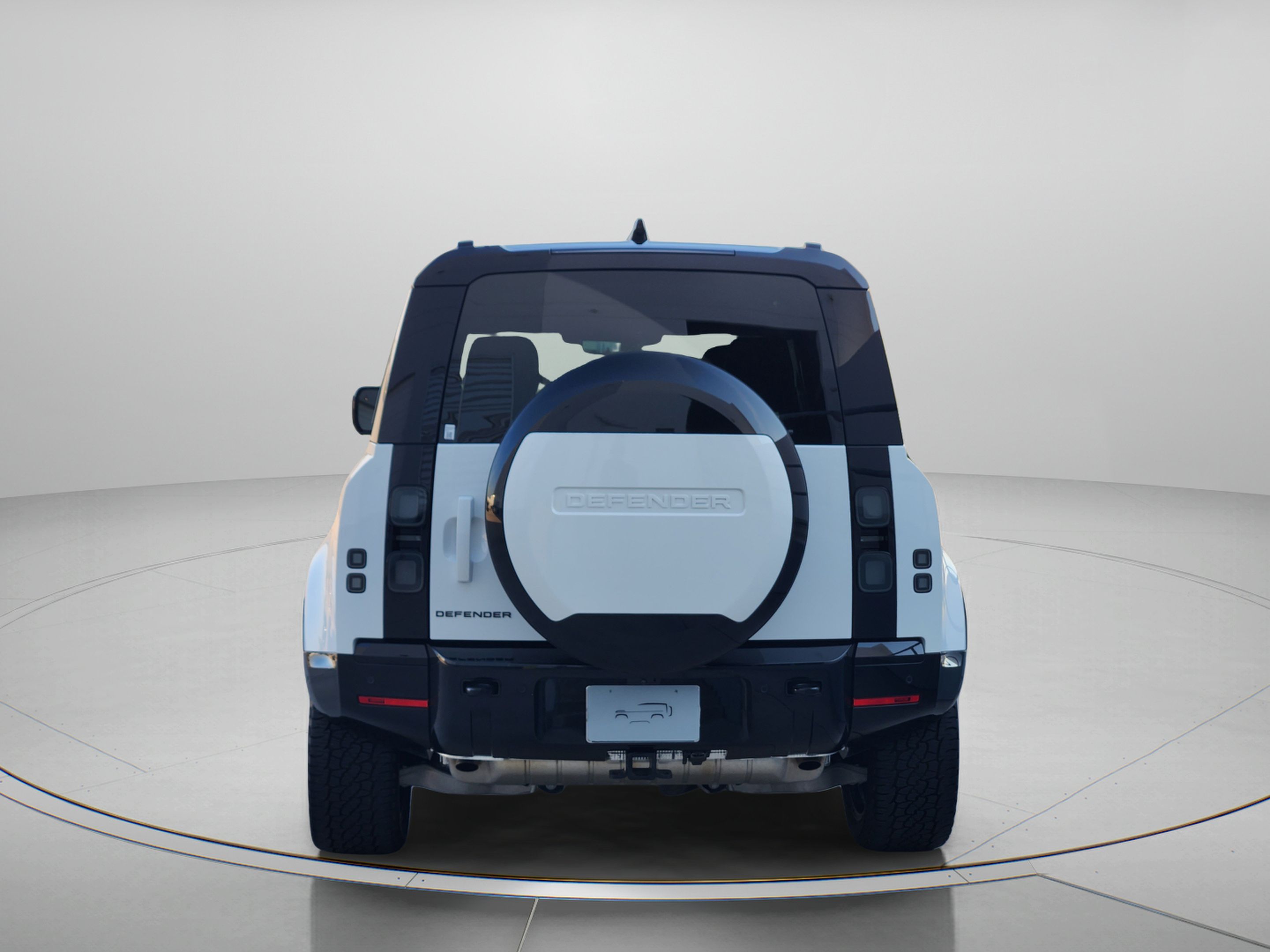 Certified 2026 Land Rover Defender 110 X-Dynamic SE AWD/4WD image 4