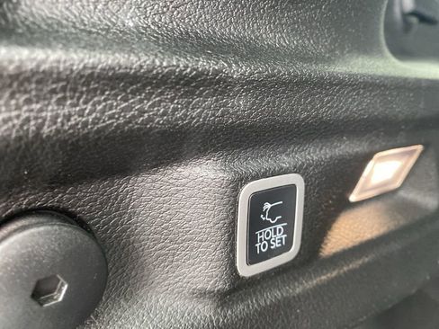 Certified 2021 Jeep Grand Cherokee L Laredo image 17