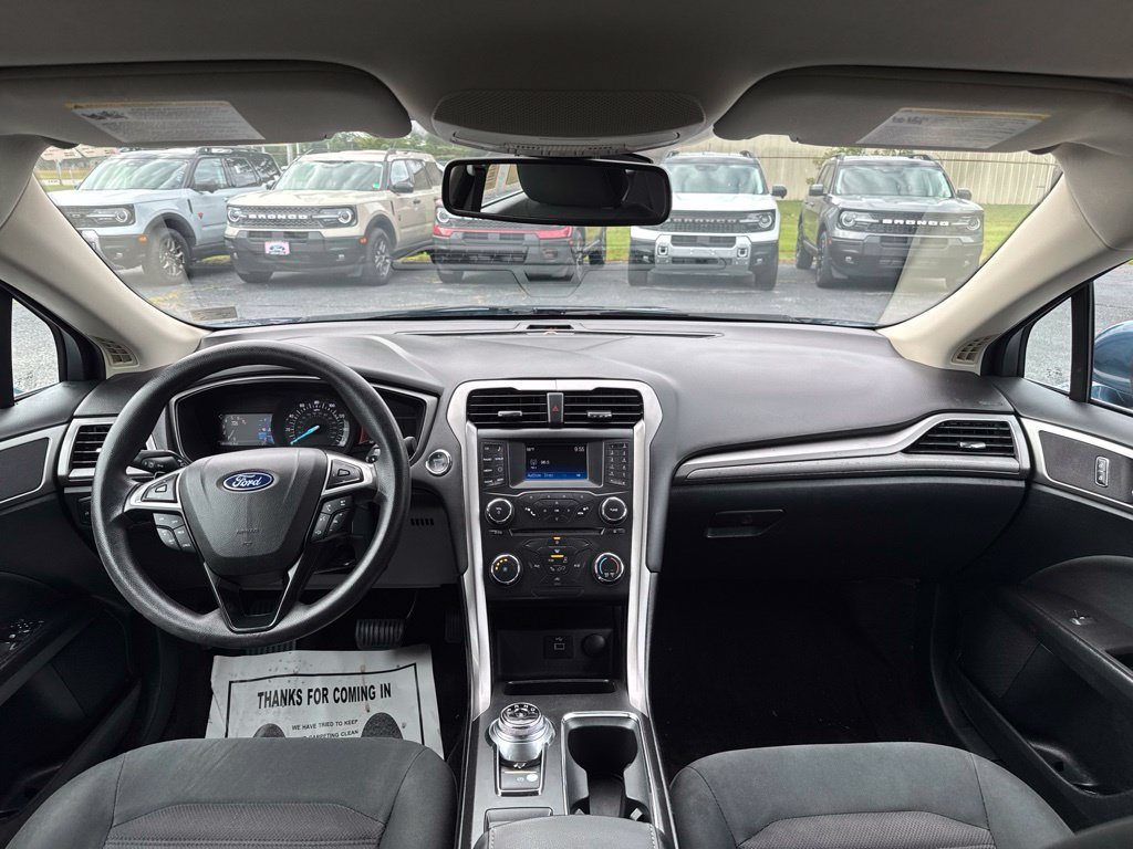 Used 2018 Ford Fusion SE FWD image 14