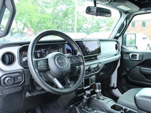 Used 2024 Jeep Wrangler Sport AWD/4WD image 15