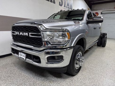 Used 2022 RAM 3500 Tradesman w/ Chrome Appearance Group image 3