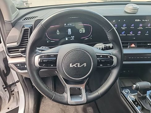 Used 2024 Kia Sportage EX image 4
