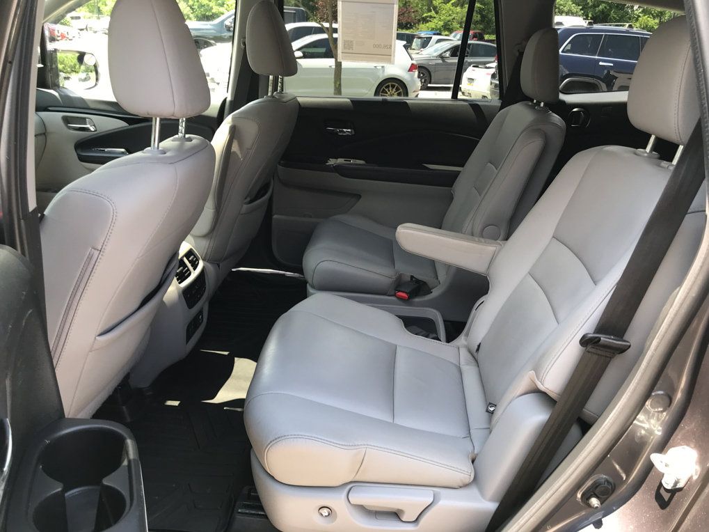 Used 2021 Honda Pilot Touring image 24