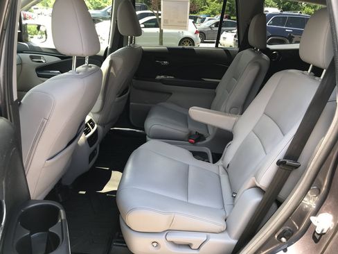 Used 2021 Honda Pilot Touring image 24