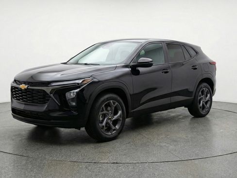 Used 2025 Chevrolet Trax LT image 3