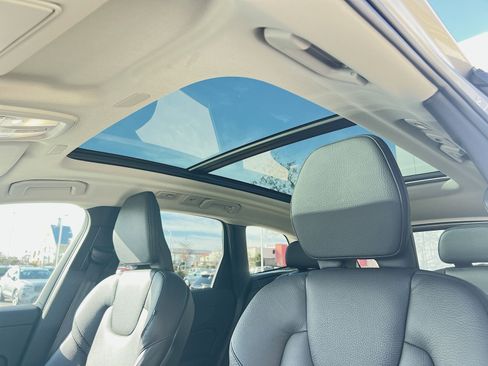 Certified 2023 Volvo XC60 B5 Plus w/ Protection Package Premier image 24