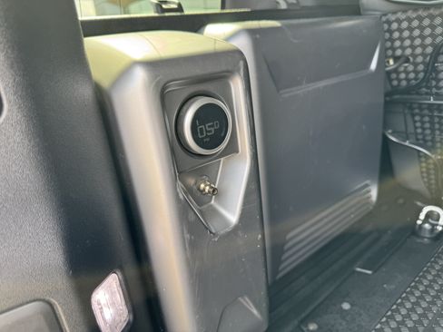Used 2023 Land Rover Defender 110 Carpathian Edition AWD/4WD image 33