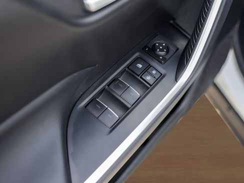 Used 2025 Toyota RAV4 XLE FWD image 22