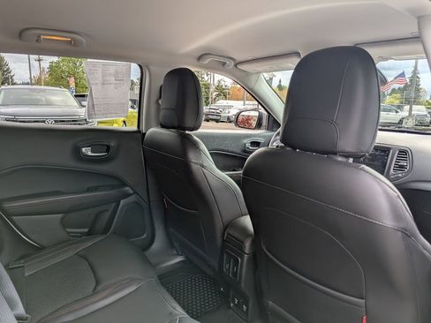 Used 2018 Jeep Compass Trailhawk w/ Navigation Group AWD/4WD image 33