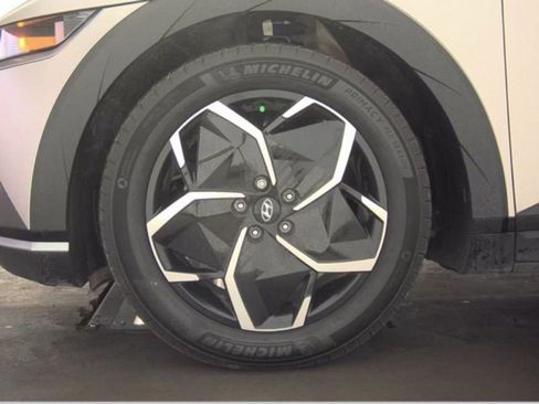 Used 2024 Hyundai Ioniq 5 SEL AWD/4WD image 18