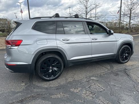 Used 2024 Volkswagen Atlas SE AWD/4WD image 14
