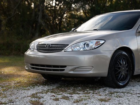 Used 2004 Toyota Camry LE image 31