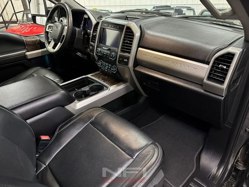 Used 2019 Ford F250 Lariat w/ Lariat Ultimate Package image 40