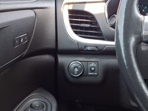 Used 2015 Chevrolet Traverse LTZ AWD/4WD image 13