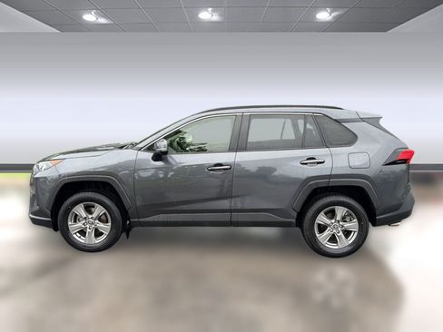 Used 2022 Toyota RAV4 LE AWD/4WD image 2