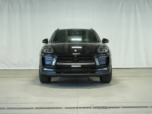 Certified 2025 Porsche Macan AWD/4WD image 10