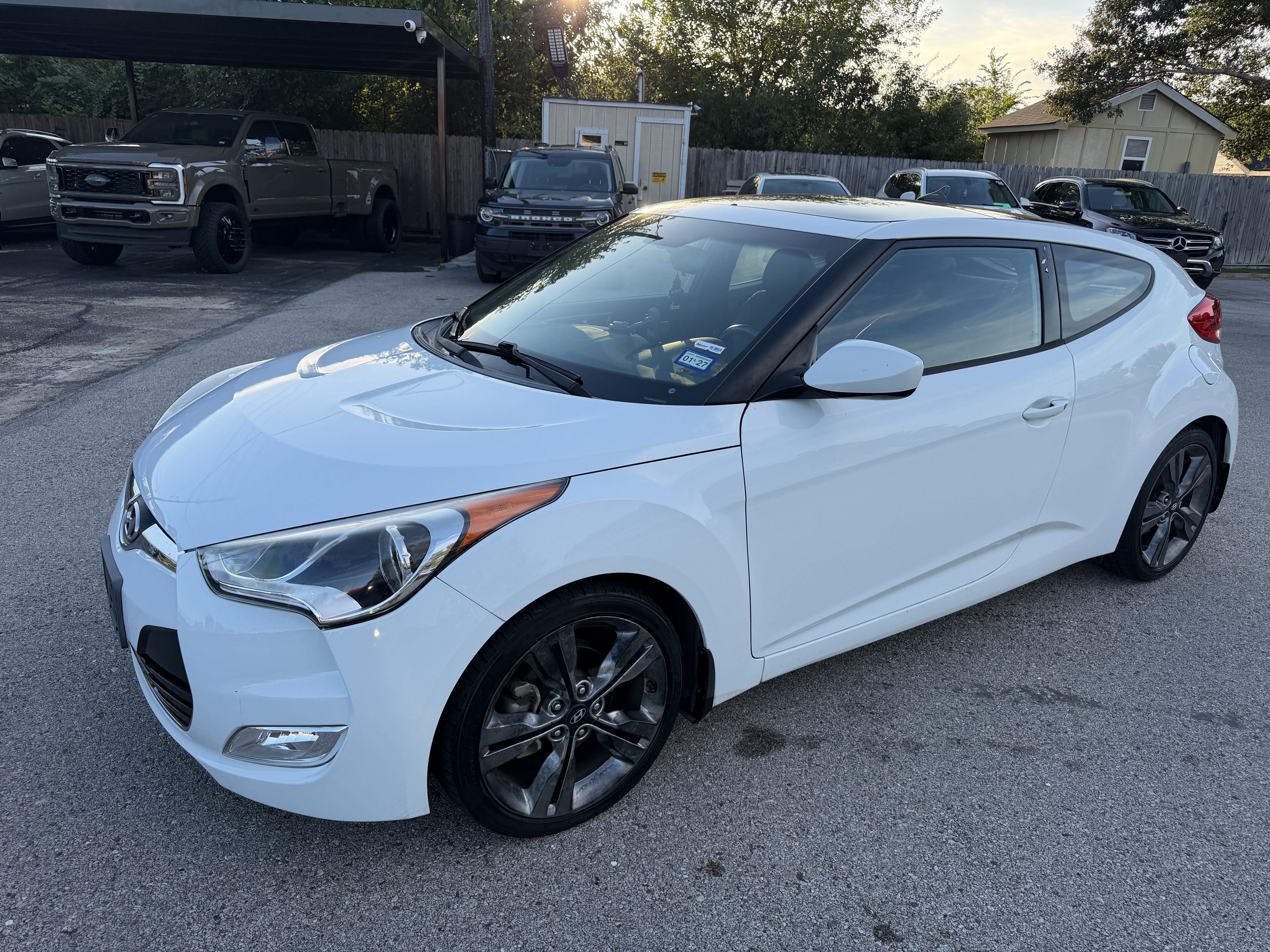 Used 2016 Hyundai Veloster w/ Option Group 02 FWD image 12
